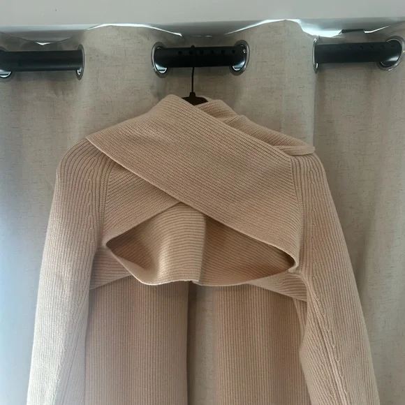 Frame blush knit shrug - Picture 4 of 7